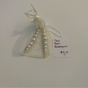 Faux Pearl Bobby-pin